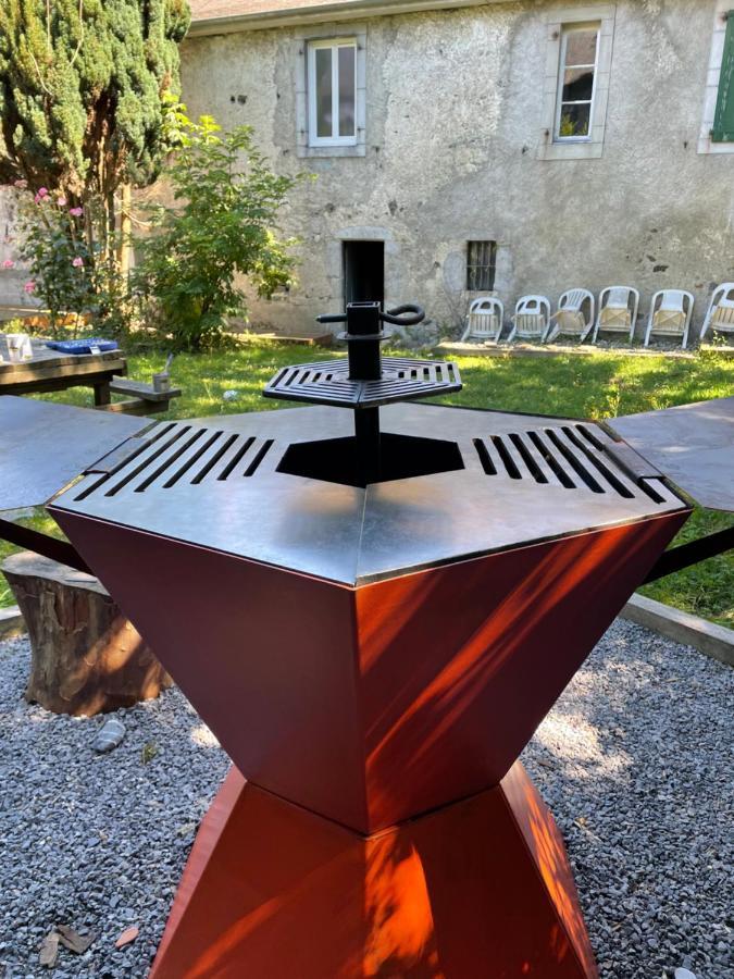 Apartamento Le Monrepos Avec Jacuzzi Nordique Bielle Exterior foto